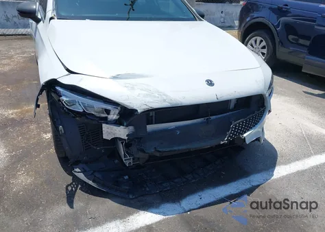 2020 Mercedes-Benz A 220 z USA, uszkodzony, nr VIN W1K3G4EB3LW047282